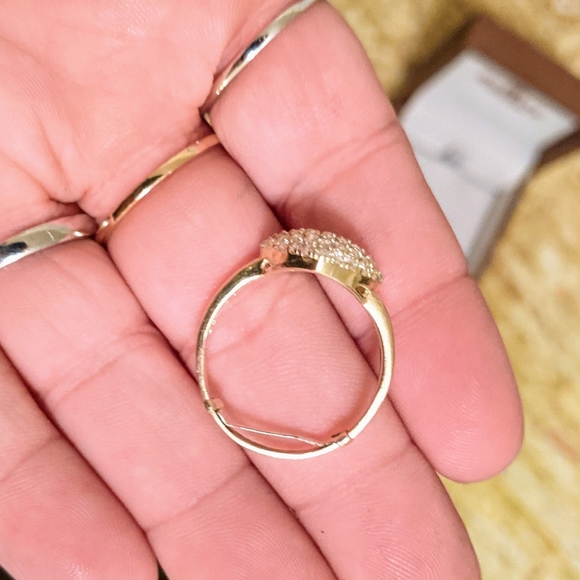 18k natural diamond pave heart ring - Picture 9 of 9